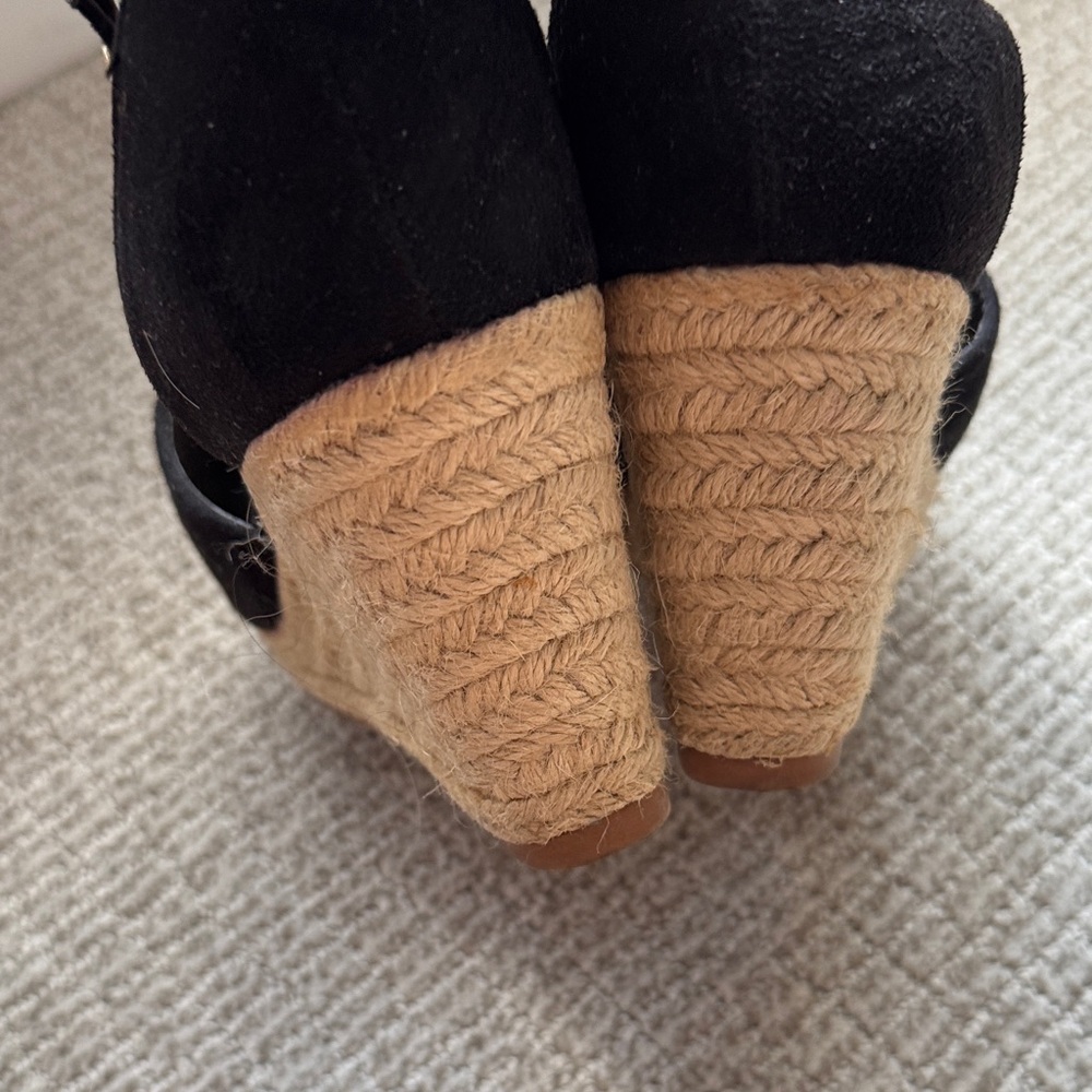 TOP Moda Black Suede Peep-Toe Wedge Sandals with Ankle Strap - Picture 4 of 7